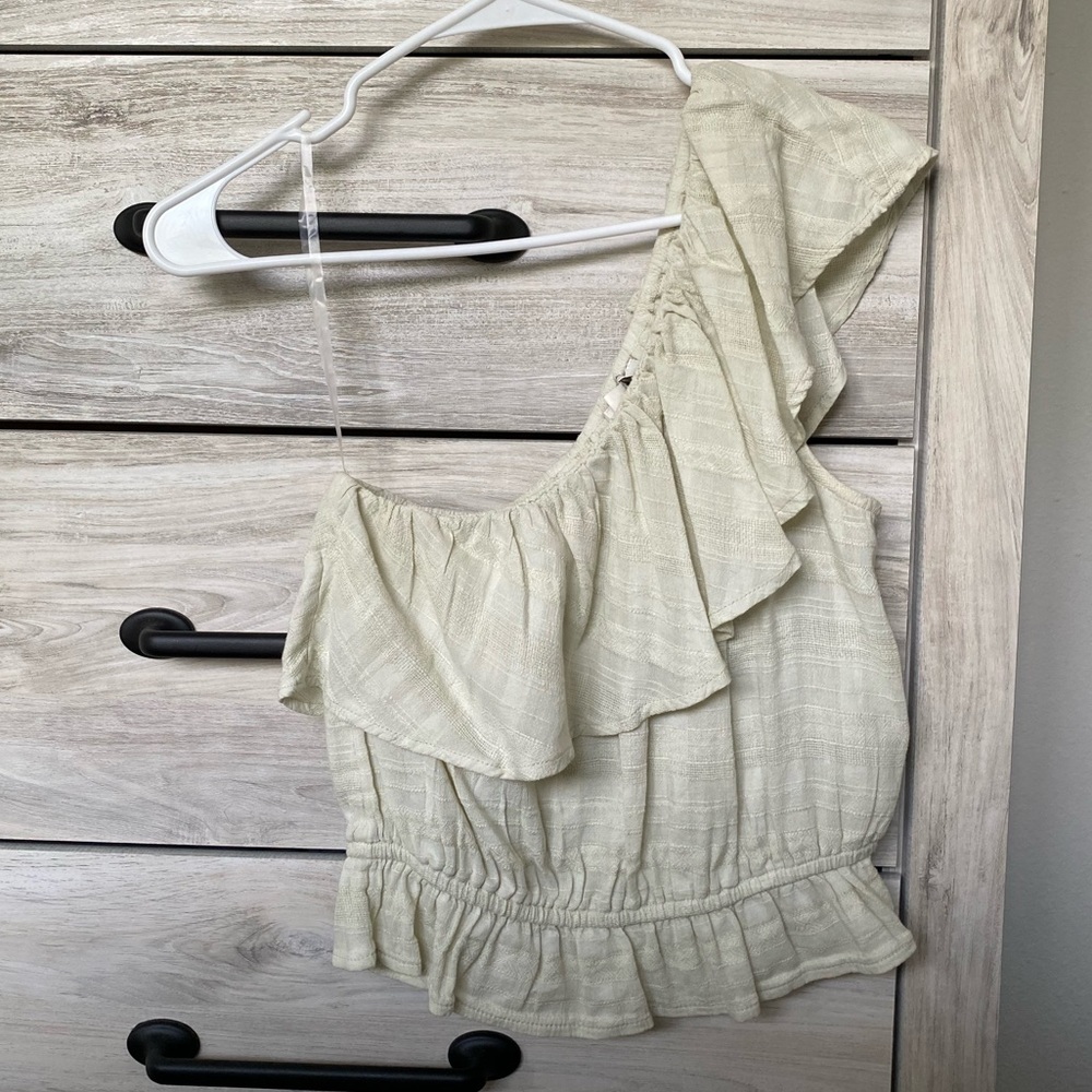 AE Ruffled One Shoulder Bubble Top - Picture 2 of 3